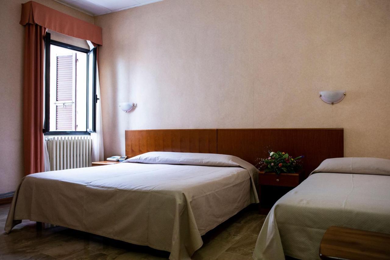 Hotel Astor Piacenza Exterior photo